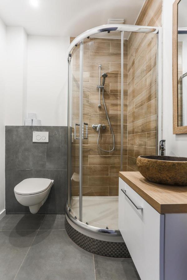 Simply Modern Apartament